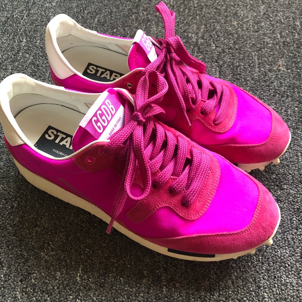 In great condition! Golden goose sneakers